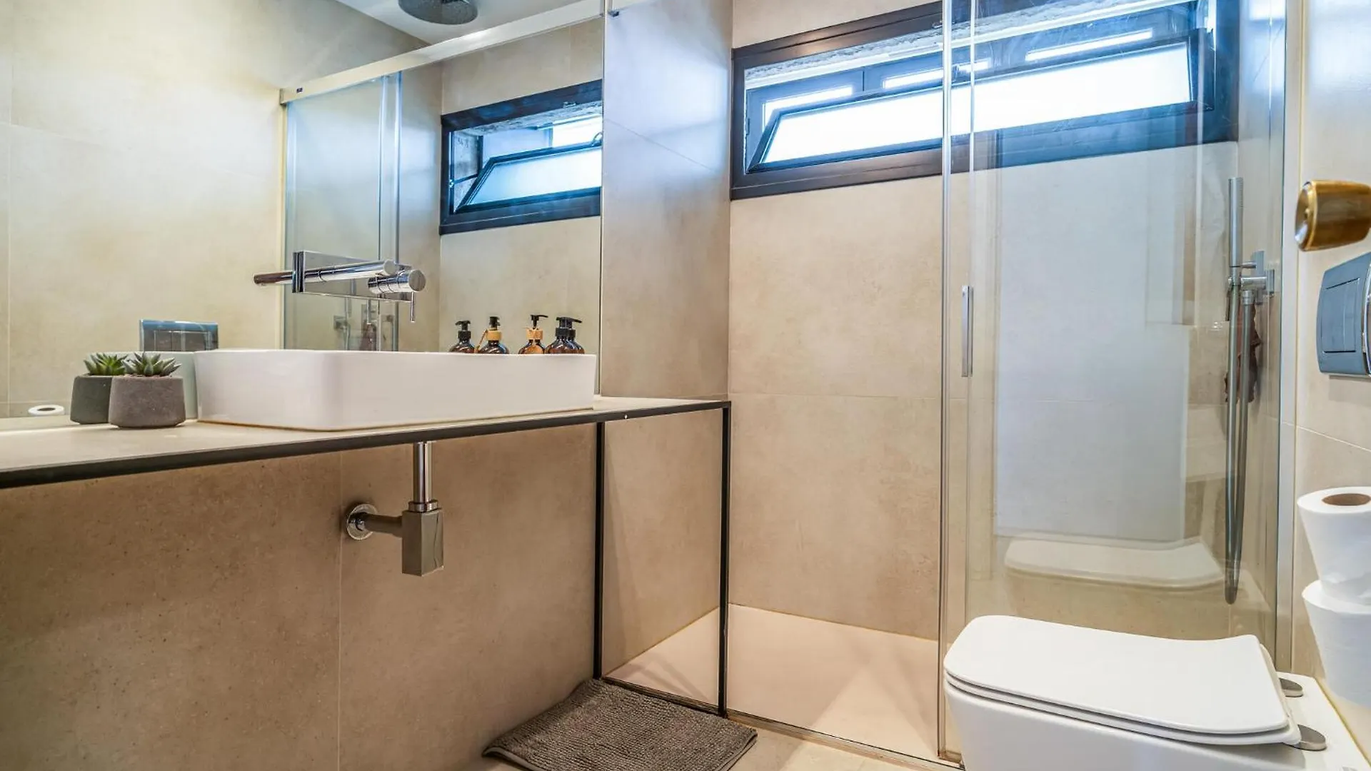Beautiful Apartment In Torremolinos With Wifi